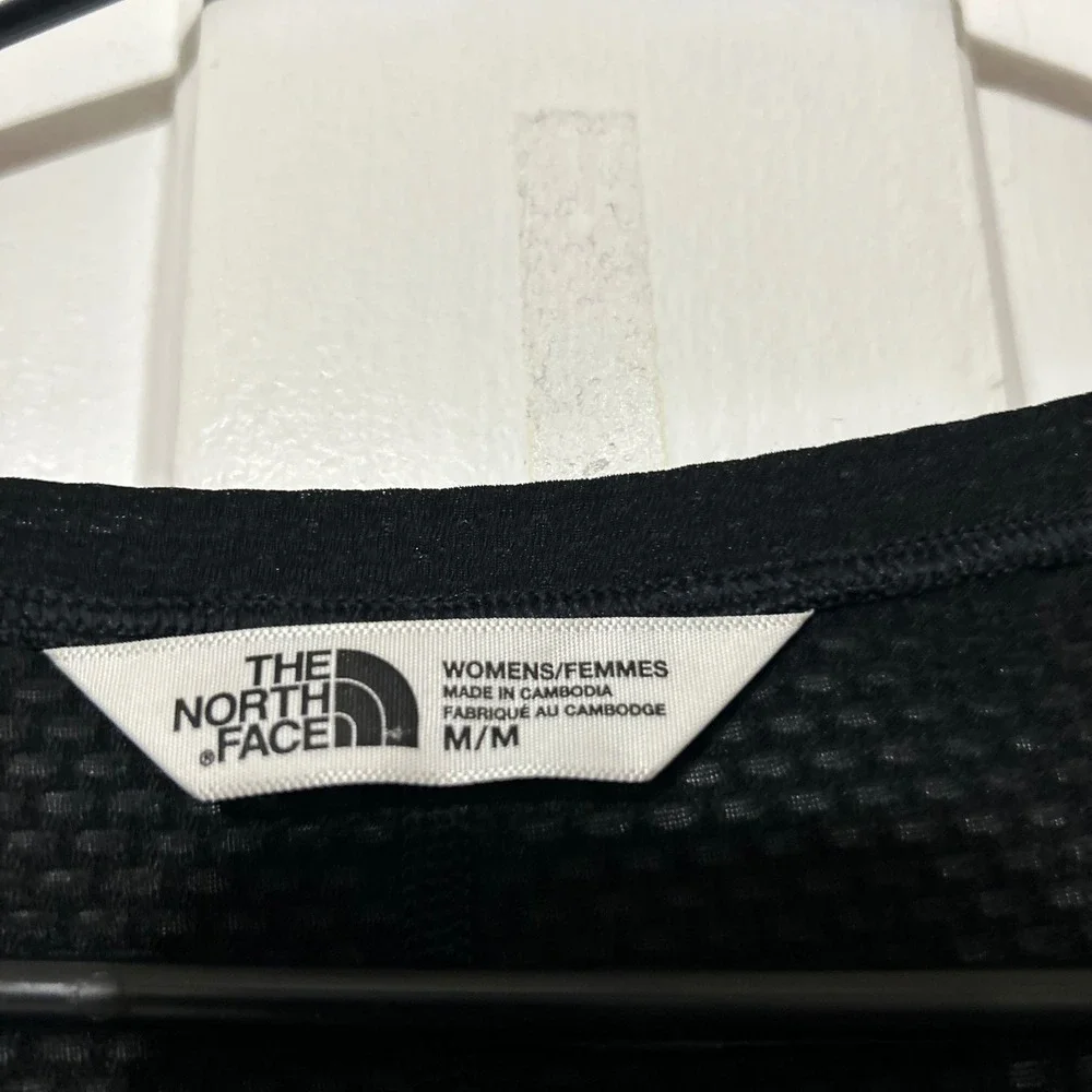 The North Face Womens M/M Black Gray Athletic Performance Short Sleeve Top Shirt - Picture 2 of 11